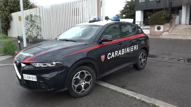 Pronti ad un assalto in gioielleria, tre uomini arrestati per tentata rapina - 15OZnuAo3MQ