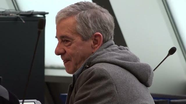 Uccise la moglie malata di Alzheimer, Alessandro Sacchi condannato a 9 anni e 4 mesi di reclusione - 1IeXtAk76y4