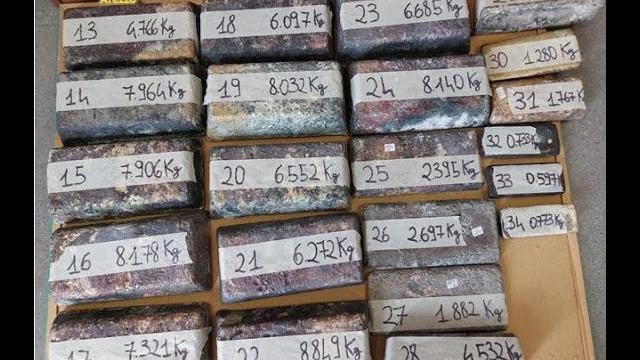 La finanza sequestra alti 400 kg di argento, è il secondo sequestro nell'Aretino in poco tempo - 4XhKg8VC4ZA