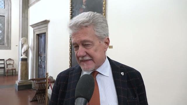 Escrementi nel portone del comune di Arezzo. Scatta la denuncia - 6yr6iGhP4Io