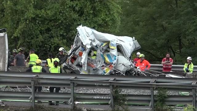 Incidente in A1, spunta un video del camionista pochi minuti prima della tragedia - 9j9U5g_L9G8