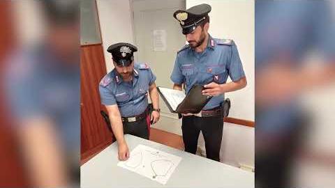 Cortona, anziana rapinata con la tecnica dell’abbraccio: tre arresti dei Carabinieri - B1E5htJWbWc
