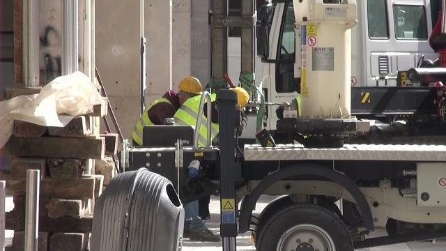 Palazzo evacuato in Piazza San Jacopo, operai e tecnici al lavoro.Verso la riapertura
