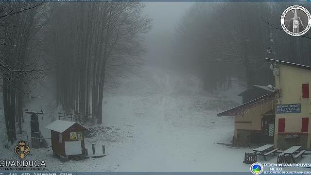 Prima neve nell'Aretino. Leggera coltre bianca nelle vette del Pratomagno - D9g7ec50nt0