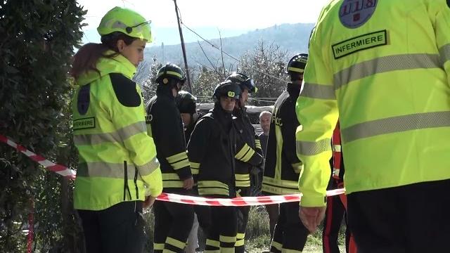 Morto sul lavoro, accertamento sul corpo della vittima e muletto sotto sequestro - EwSZMEEmfxI