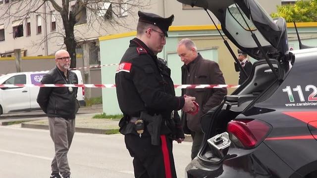 Omicidio di San Giovanni Valdarno, la figlia che ha strangolato la madre: "non ce la facevo più" - GgZTXZ4CdPk