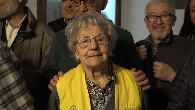 Bruna, 100 anni festeggiati nella sede della Misericordia. Volontaria per 40 anni - Ih79tKowzdw