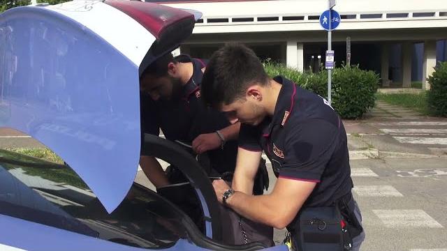 Arezzo, uccide la moglie malata con un colpo di pistola: arrestato un 80enne - Jo7t9jD5daI