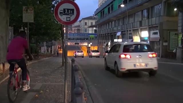 Prese a martellate il fratello e lo lasciò nudo in strada, aretino condannato a sei anni - OImBERAwzVA