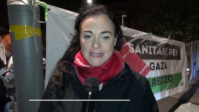 Sanitari per Gaza, bendati a terra di fronte alla stazione, al grido di "Liberi"! - Q9PF1vkvyJ4
