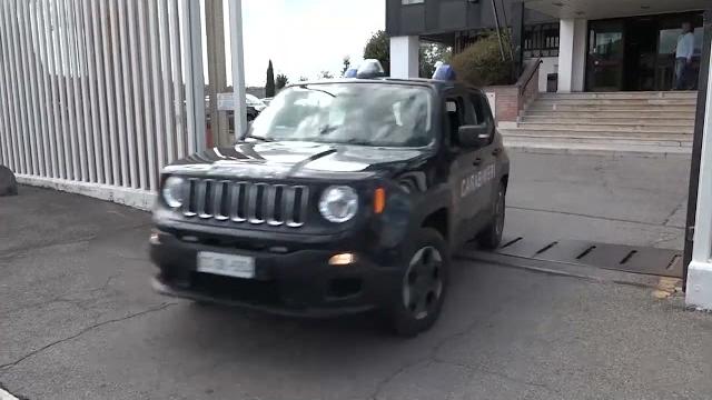 Mura imbrattate e cartelli danneggiati in Valdichiana: Carabinieri scoprono il presunto responsabile - SQnlYQwfe48