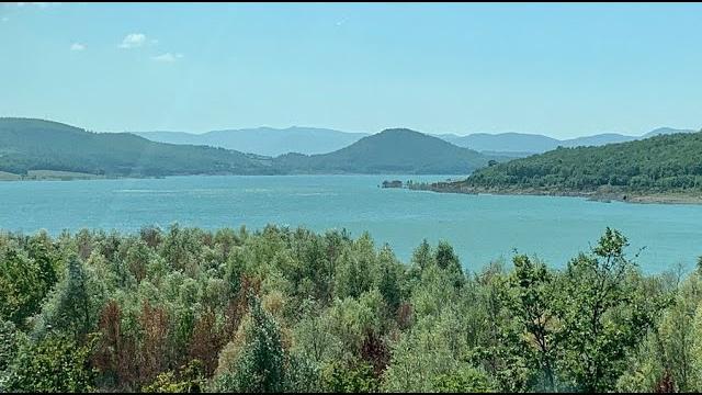 Inseguimento nell'Aretino dopo un tentato furto. Ladro finisce nel lago di Montedoglio - UYR2khp9Ifg