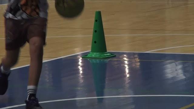 Malore per un 17enne durante una partitella di Basket, salvato con defibrillatore - V-P3gm1ANvQ