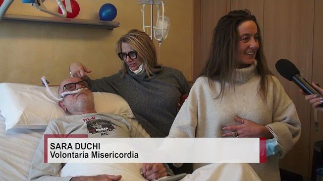 Matrimonio dentro l'hospice di Arezzo, il sì tra Serafino ed Emanuela - VflvkmrRiKc