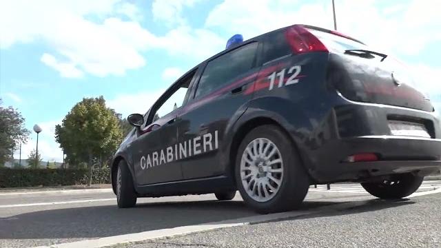 In giro con la pistola scacciacani e poi posta i video sui social: 20enne denunciato - XeDWUz_vn2o