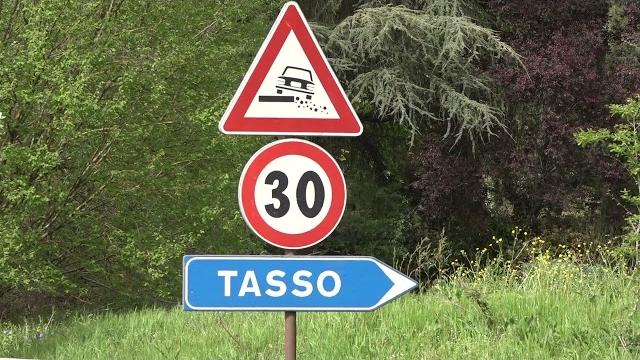 Incidente per Andrea Dovizioso su una pista da cross di Terranuova Bracciolini - Xk09DrP_Sx0