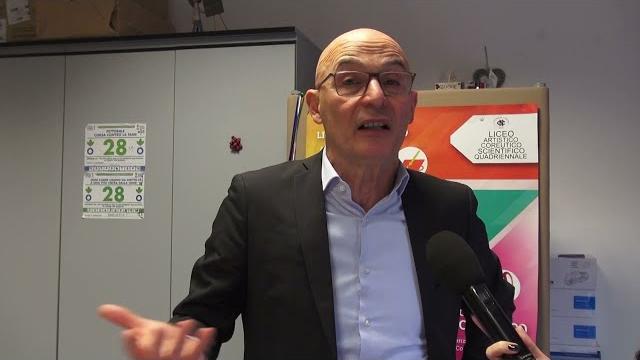 Aule al freddo al Liceo Piero della Francesca: il preside acquista delle stufe - Yrh1QB4_Aew