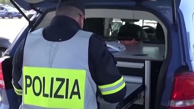 Anelli, collane e denaro: la Polizia ritrova e restituisce la refurtiva di due truffe agli anziani - ZIndxcicli8