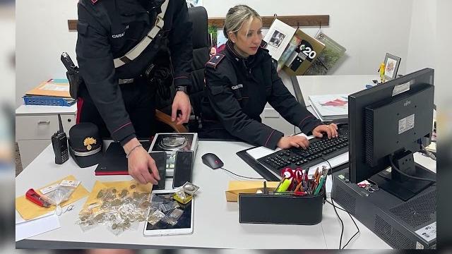 Via vai sospetto da un appartamento, a Foiano arrestato un 60enne per spaccio - _Iviciyv0xA