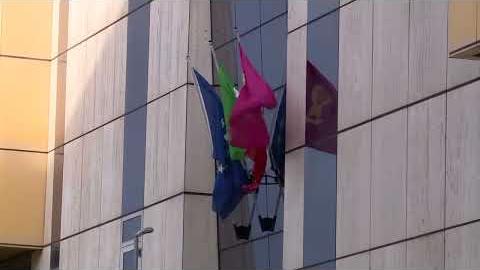 Inseguimento per le vie di Arezzo, avevano appena rubato un portafogli: scattano due denunce - _ZuZgZoDEy0