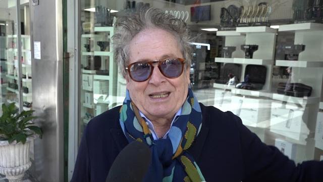 "Non desiderate la roba di altri", commerciante di piazza Risorgimento scrive ai ladri - _vH09De-keE