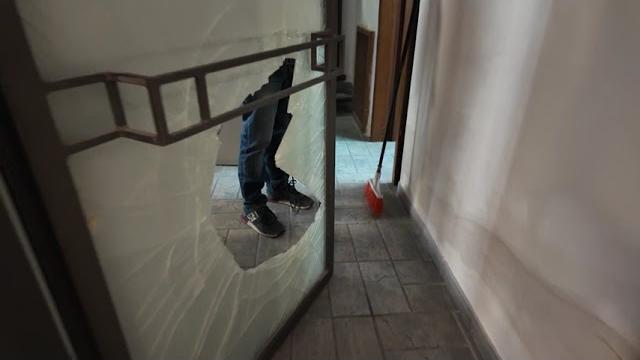 Ancora una spaccata alla sede della Cgil di Montevarchi - b3N499XoJac