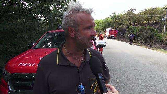 Vasto incendio boschivo, tra le colline di Laterina Pergine Valdarno (Ar) - bMs7BH2mhl0