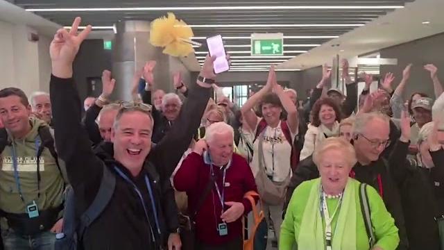 Turisti aretini bloccati a Dubai, rientrati in Italia - f9lb4wHP-ks