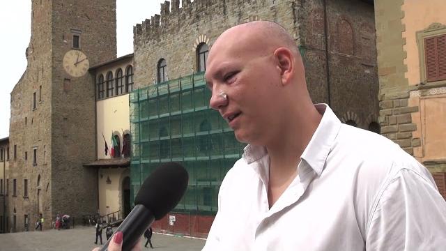 Aggressione in piazza della Badia, barista ferito per difendere un cliente - kD2ck-MeSf4