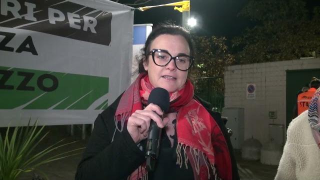 Anche Arezzo si illumina per Gaza: flash mob davanti all'ospedale San Donato - kjkZylLDNCU