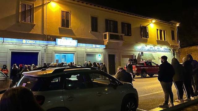 Principio d’incendio alla Sala Bingo, sul posto vigili del fuoco e polizia municipale - kuV4p6bfSLM