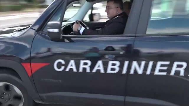 Droga nascosta nell'auto, due giovani in manette - m9kRBYaT5iI