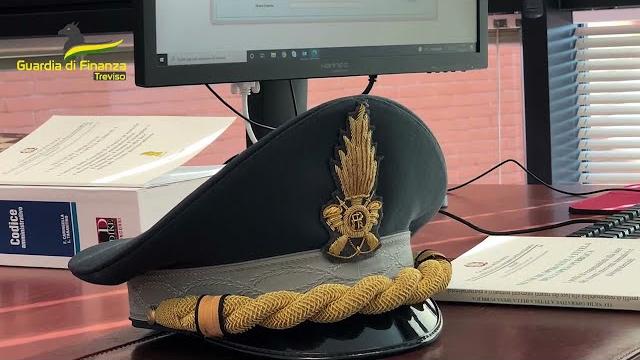 Chiede il gratuito patrocinio, ma non ne ha diritto: denunciato truffatore. Colpi anche nell'Aretino - mkPZyZs3Oi0