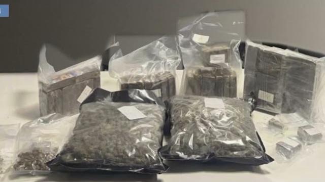 Oltre 5 chili di droga nascosti nello zaino frigo: arrestato