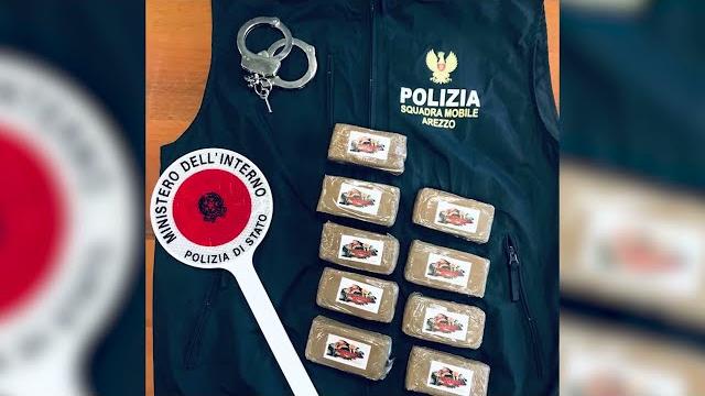 Sorpreso con quasi un chilo di hashish addosso: arrestato un 32enne - nfcGDyLstOc