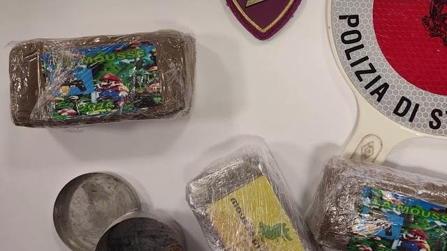 Sull'autobus con panetti di hashish: scoperto ed arrestato dalla Polizia di Stato - nzRrx2TLWxo