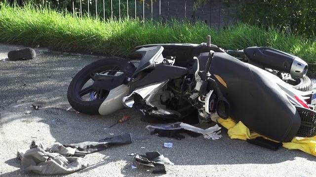 Scontro frontale scooter-auto in via Anconetana: muore a 50 anni noto ristoratore - o8j9n_aH_eo