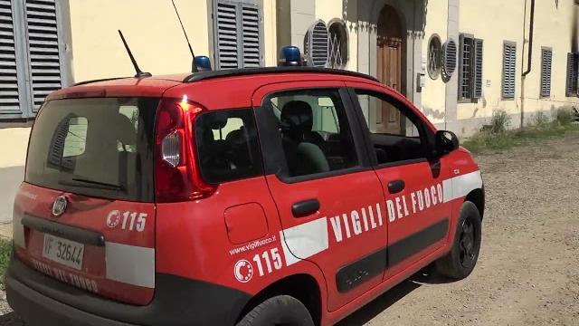 Fiamme nella notte in un’azienda agricola, intossicati un bambino e una ragazza - pQ90-imuj4w