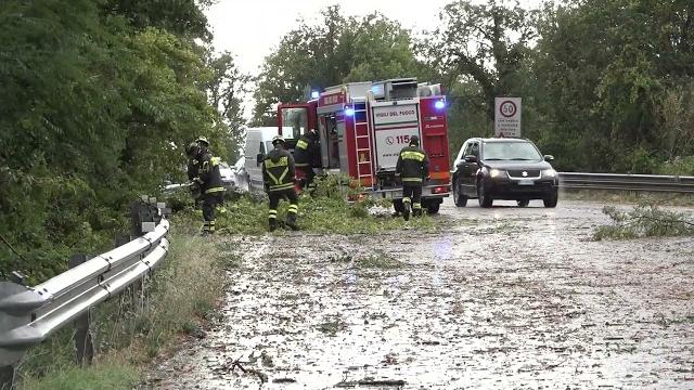 Pioggia, vento e grandine. Maltempo ad Arezzo, disagi e allagamenti