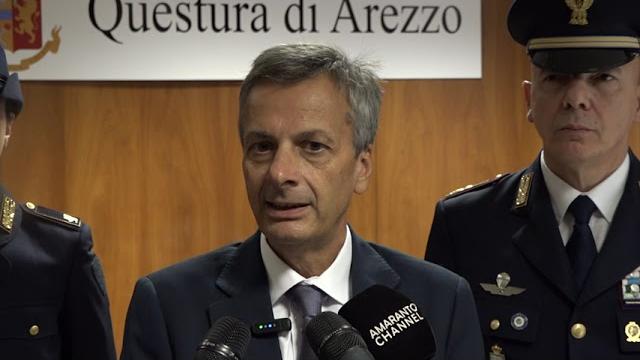 Il nuovo Questore di Arezzo si presenta alla città: "credo nell'AI" - qoN1ftloBwI