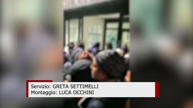 Immigrazione: stop a file e bivacco di fronte alla Questura. Adesso arriva “PrenotaFacile" - sFBUCLA84gE