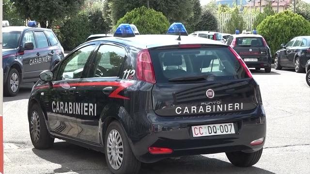 Con la droga in tasca si finge cercatore di funghi: arrestato dai carabinieri - sZOrbs0p_ZE