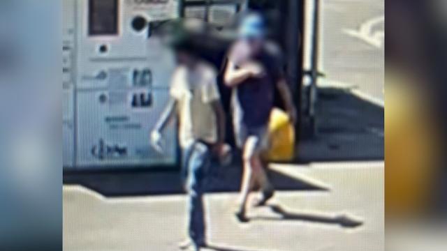 Aggredisce, strattona ed estorce denaro ad un anziano: arrestato