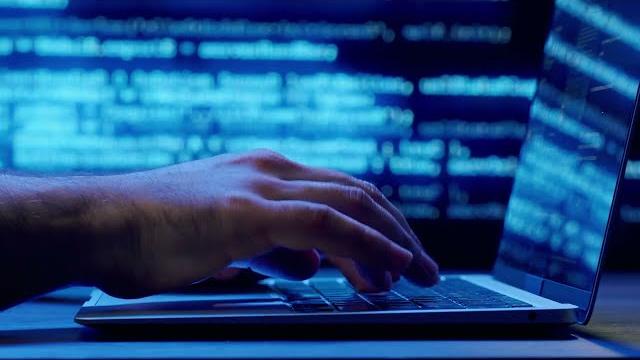 Truffe: ora una destinata ai giovani in cerca di lavoro. L'appello della Polizia Postale - tvjeKQf-gJg