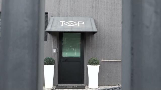 Colpo da 2 milioni e mezzo in meno di 10 minuti, così l'assalto alla Top Gold - wD_pZAKvClM