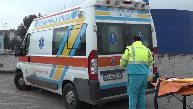 Abbandonato all'ingresso del pronto soccorso, muore 59enne. Disposta l'autopsia - wTnK7O7QNzk