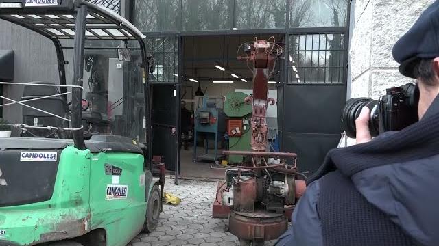 Assalto a un’azienda orafa: strade bloccate con tronchi e cassaforte esplosa. Ladri in fuga - y1fMyLyyNSY