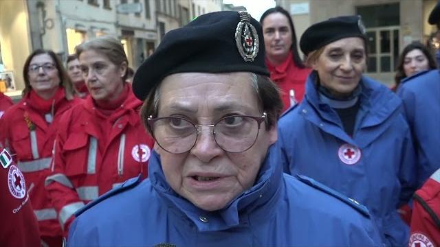 Giornata Internazionale della Donna, il flash mob delle volontarie della Croce Rossa di Arezzo - 0wWsGYjG9bk