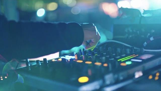 Vietati giochi pirotecnici nei locali, a Castiglion Fiorentino il sindaco firma l'ordinanza - 5SiAIVOi88w