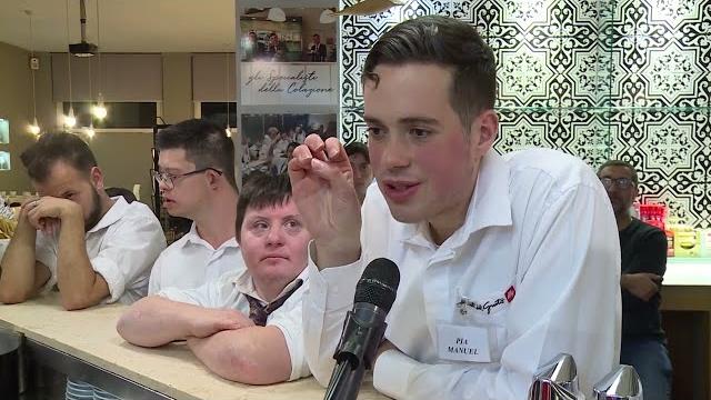 Valdarno (Ar), 13 ragazzi speciali diventano "barman". Il lavoro come strumento di inclusione - 8KBumZSUXlk